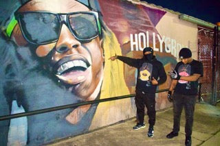 "LA Legends" (yellow)